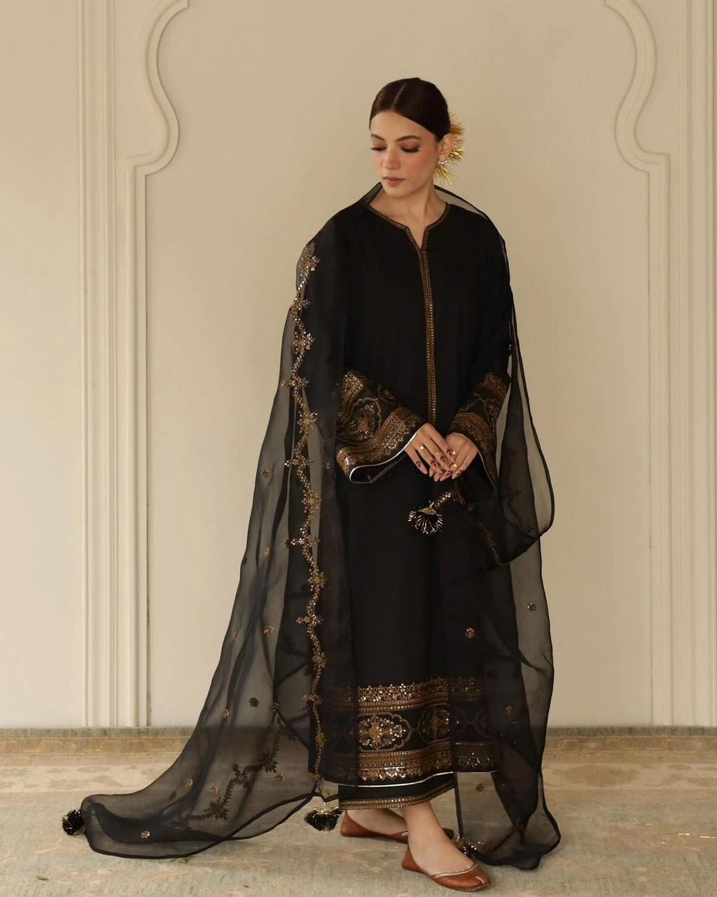 Embroidered Lawn 3Pc